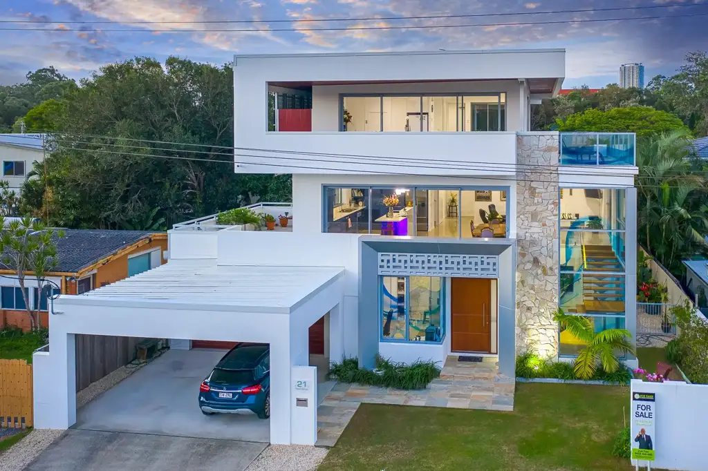 Southport 5Habitaciones Stunning 'Tri-Level' Family Home - TSS Precinct!