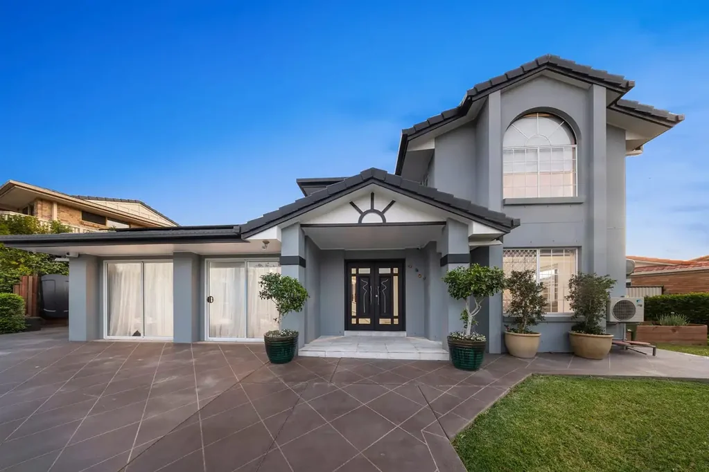 Middle Park 4બેડરૂમ Fully Renovated Family Living with Heated Pool & Exceptional Entertaining