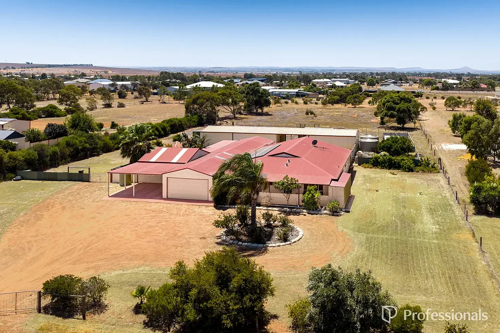 7 Polwarth Parade, Deepdale, WA 6532