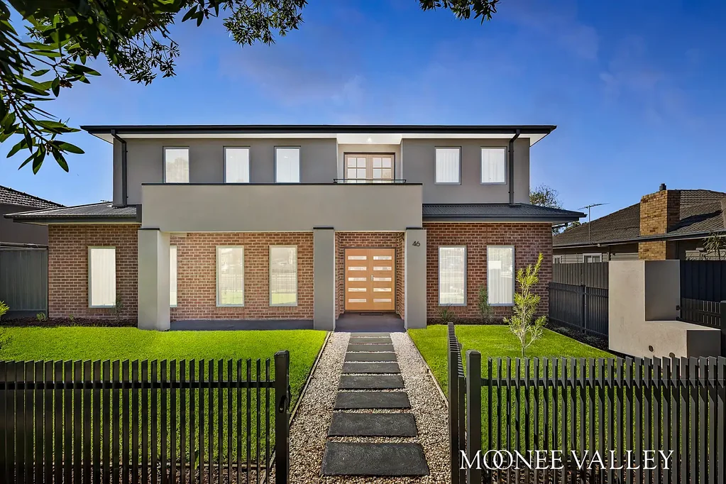 Avondale Heights 4બેડરૂમ Brand New Executive Townhouse with Rare Double Garage!