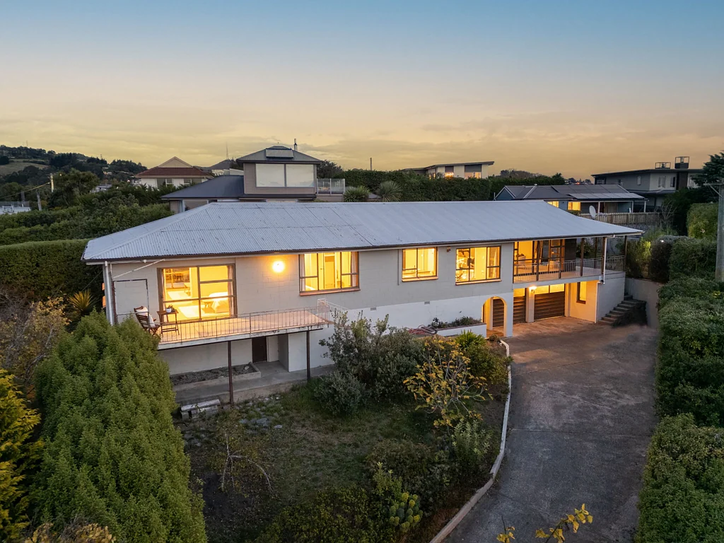 Huntsbury 4房  Space, Sun & Selling Now