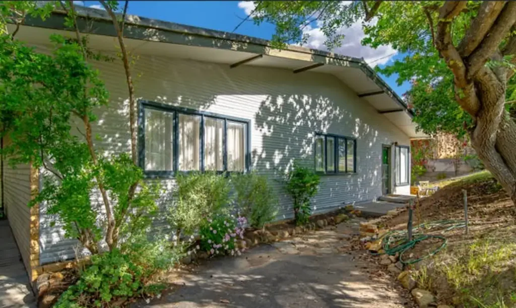 Available: July 2026 - Charming Furnished 3-Bed Home Near the Hospital