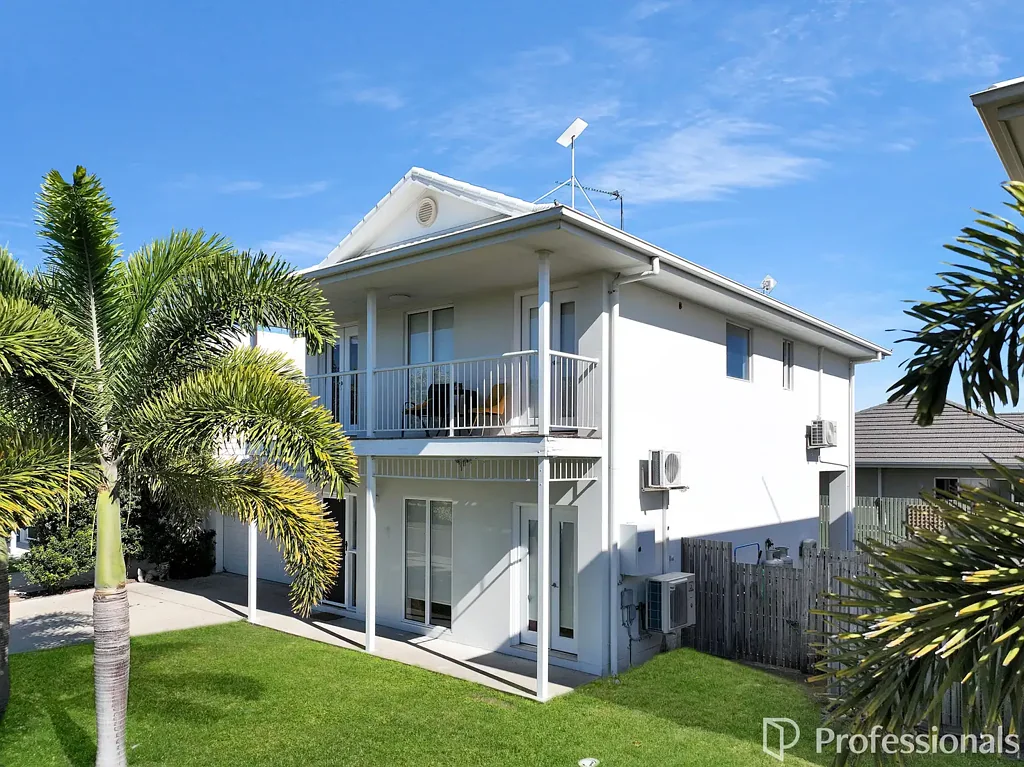 Bowen 4Moenga 4 BEDROOM RESORT STYLE LIVING AT THE BEACH