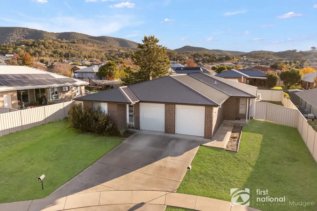 Mudgee 6कमरा TWO RENTAL INCOMES, ONE SMART PURCHASE