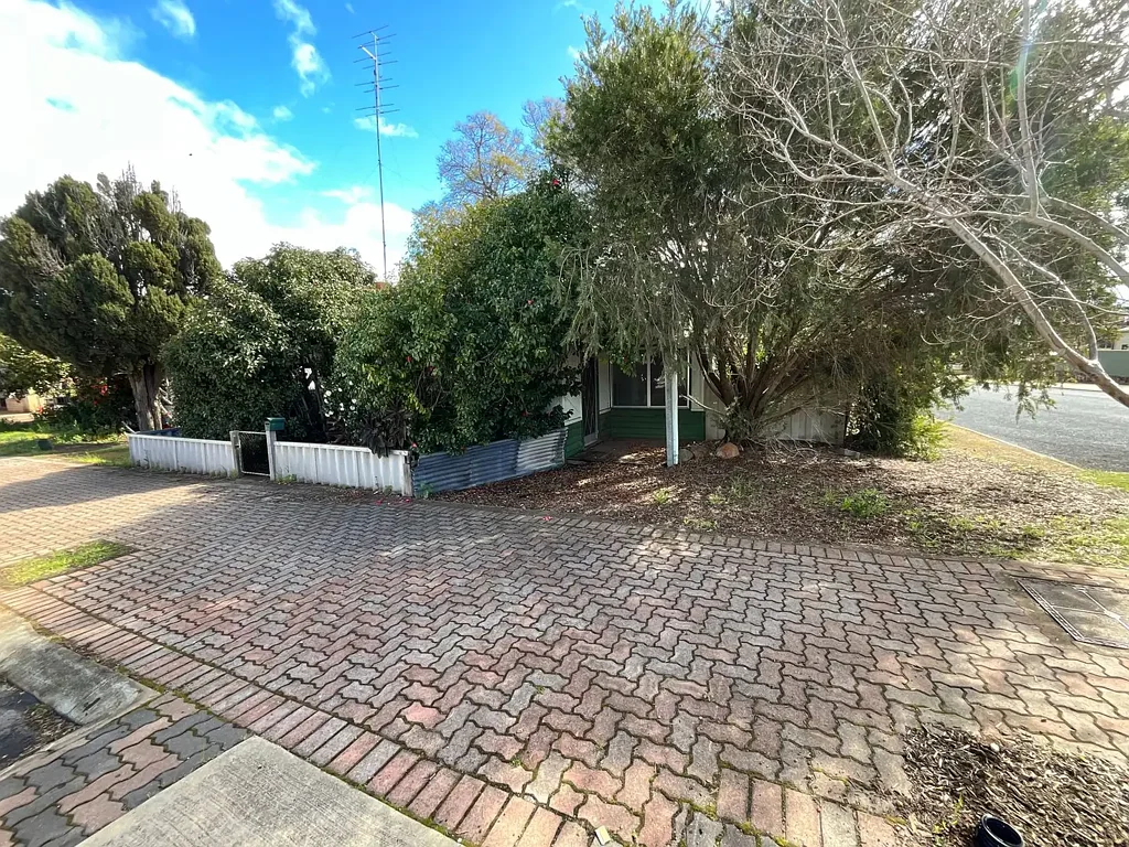 Boddington 3ਬੈੱਡਰੂਮ Historic Property with Endless Potential – Former Post Office & Telephone Exchange!