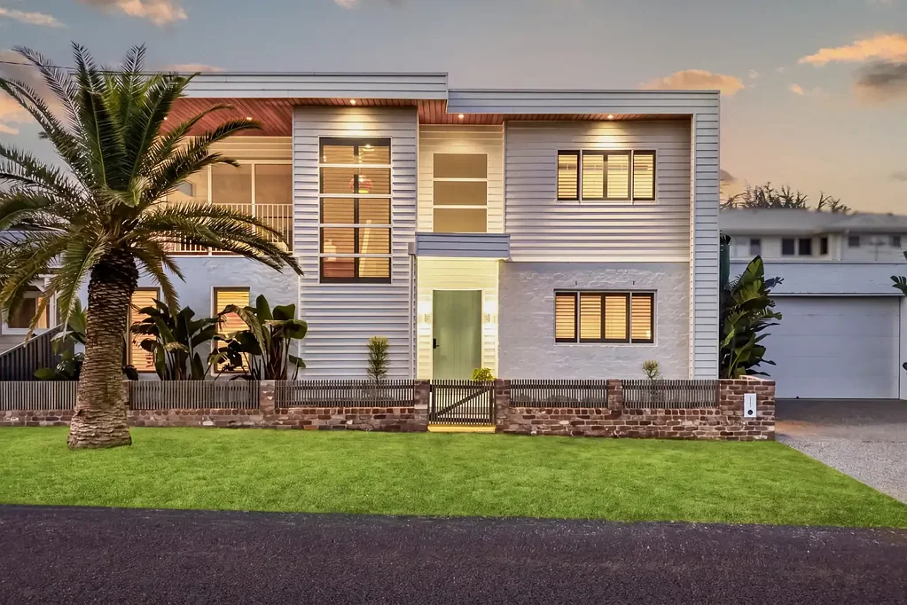 Long Jetty 4Phòng ngủ Refined Coastal Living with Premium Finishes and Dual-Level Design