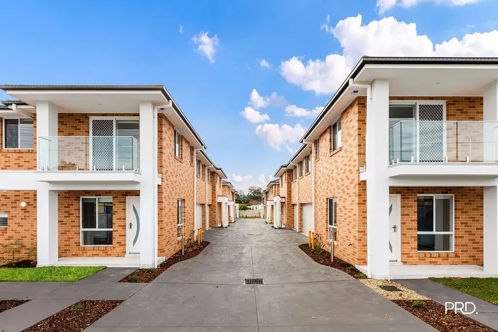 Kingswood 4chambre Brand New Townhouses | Double Lock-Up Garages | Boutique Complex of Eight