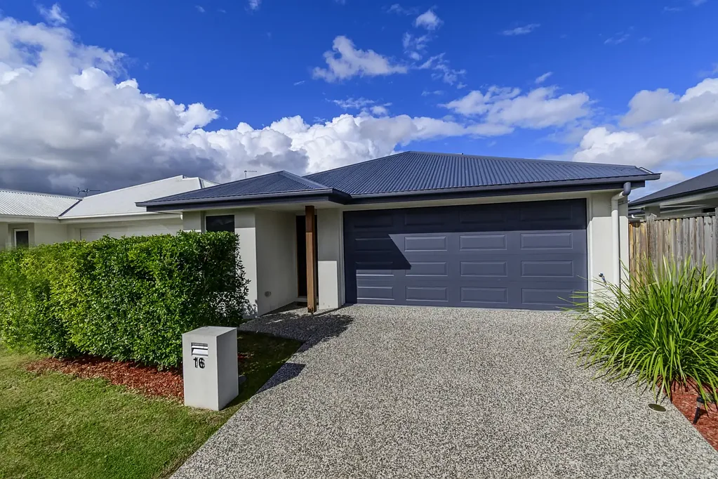 Caboolture 3Kwarto Modern, Move-In Ready Home in Central Springs Estate