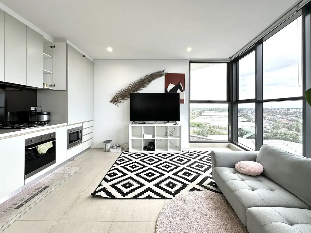 Modern 1 bedroom unit situated in a designer complex with top facilities.