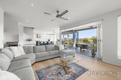 16B Darel Drive, Ashmore, QLD 4214, 3 slaapkamers, 4 badkamers, House