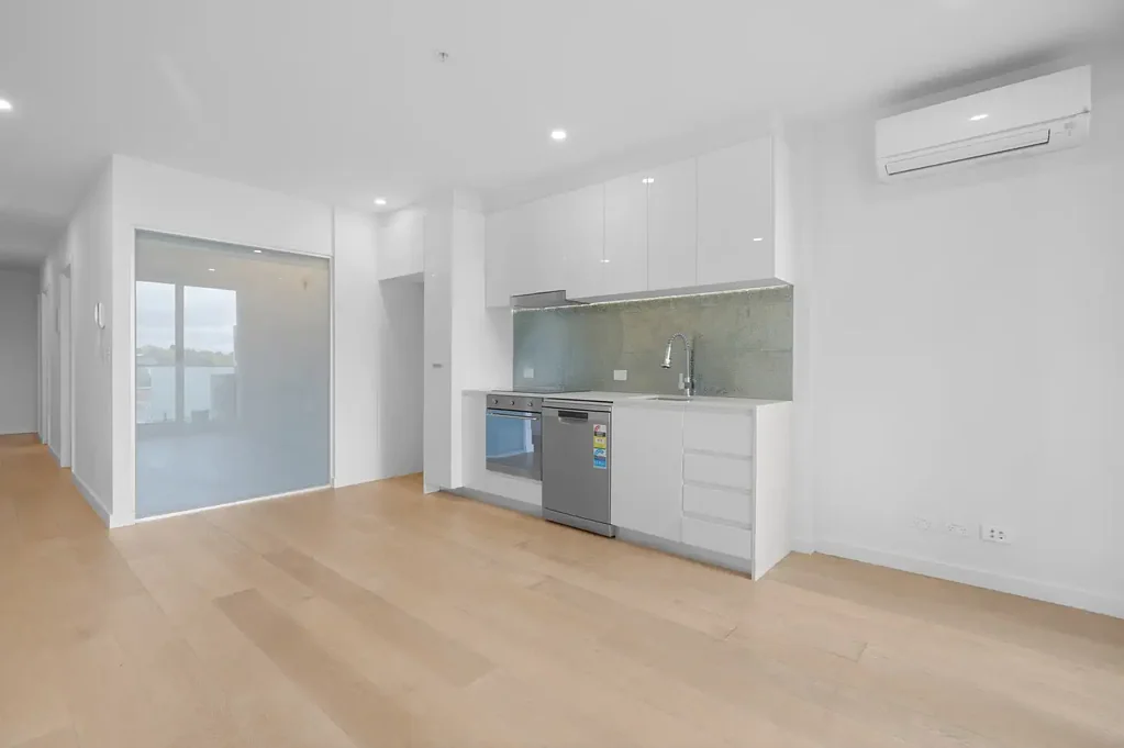 2 Bed, 1 Bath Apartment in Prime Location