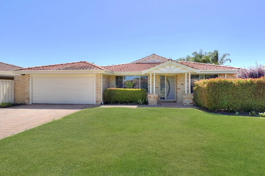 90 Molloy Circuit, Atwell, WA 6164