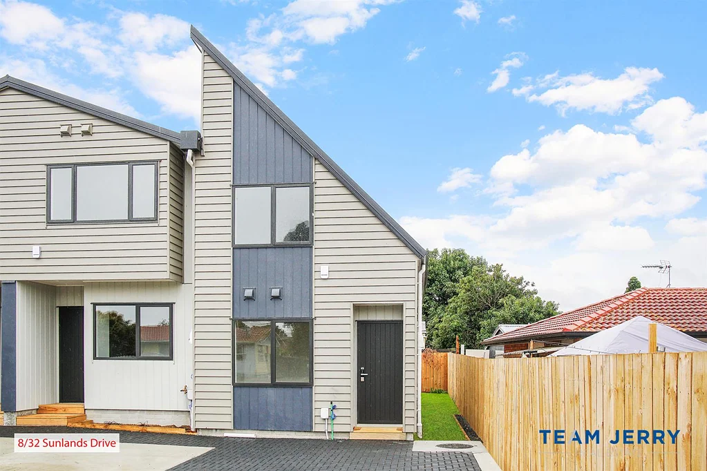 Manurewa 2Kwarto Modern Corner Beauty - Priced to Sell