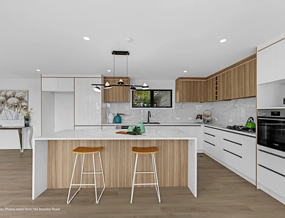 16B Brandon Road, Glen Eden, Waitakere City, 5 રૂમ, 4 બાથરૂમ, Home & Income