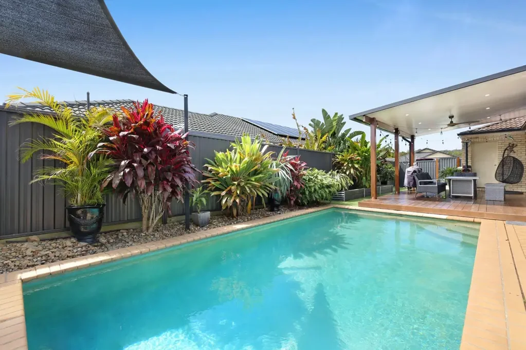 4 Northlakes Drive, Elanora, QLD 4221