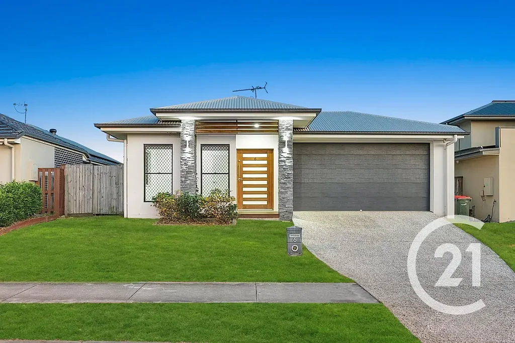Spacious Family Living with Solar in Griffin