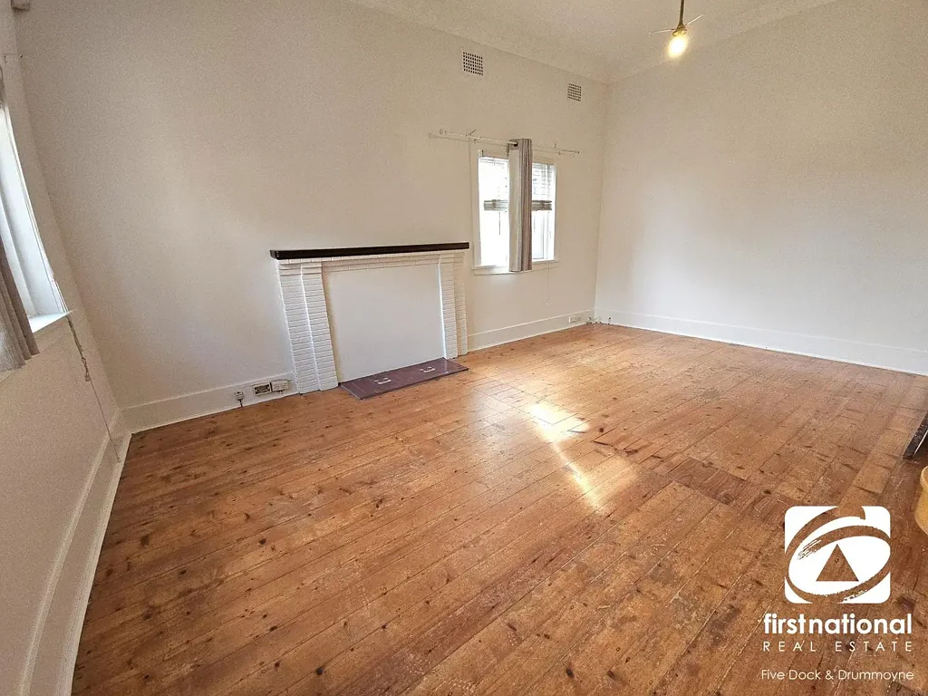 Lovely 4 Bedroom Home in a Convenient Location