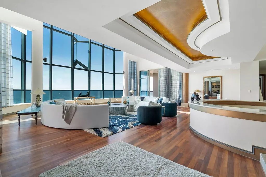 Broadbeach 4房  Sky-High Luxury Redefined - One of the Gold Coast's Most Extraordinary Penthouse Residences