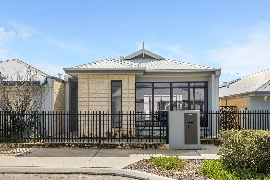 4 Equinox Avenue, Eglinton, WA 6034