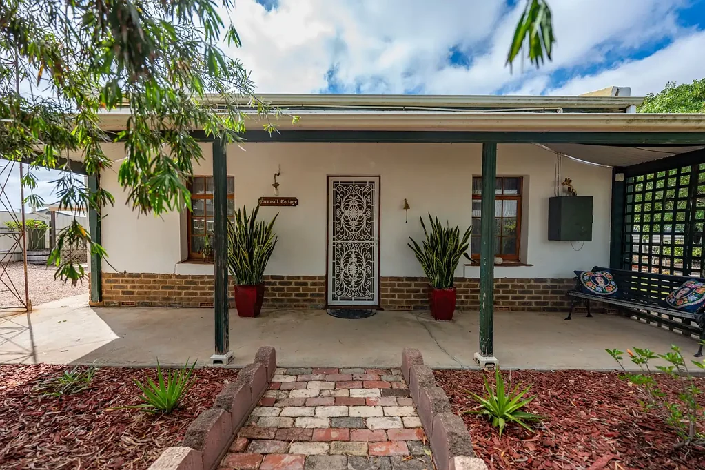 6 Cornwall Street, Wallaroo, SA 5556