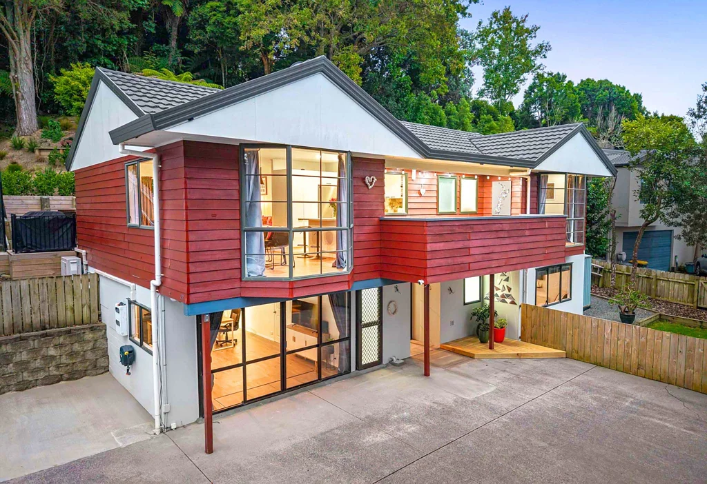 Manly 3 Bedroom Coastal Living in Sought-After Manly