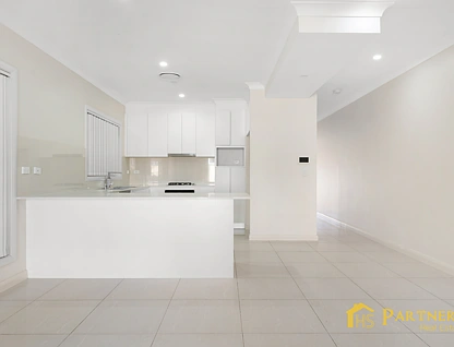 92A Desmond Street, Merrylands, Parramatta (Northwest suburbs), 4 침실, 3 욕실, Apartment