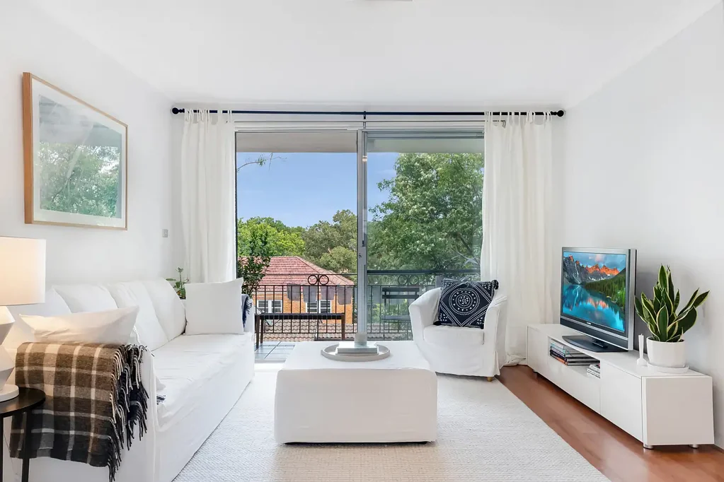 Contemporary living in a superb lifestyle location