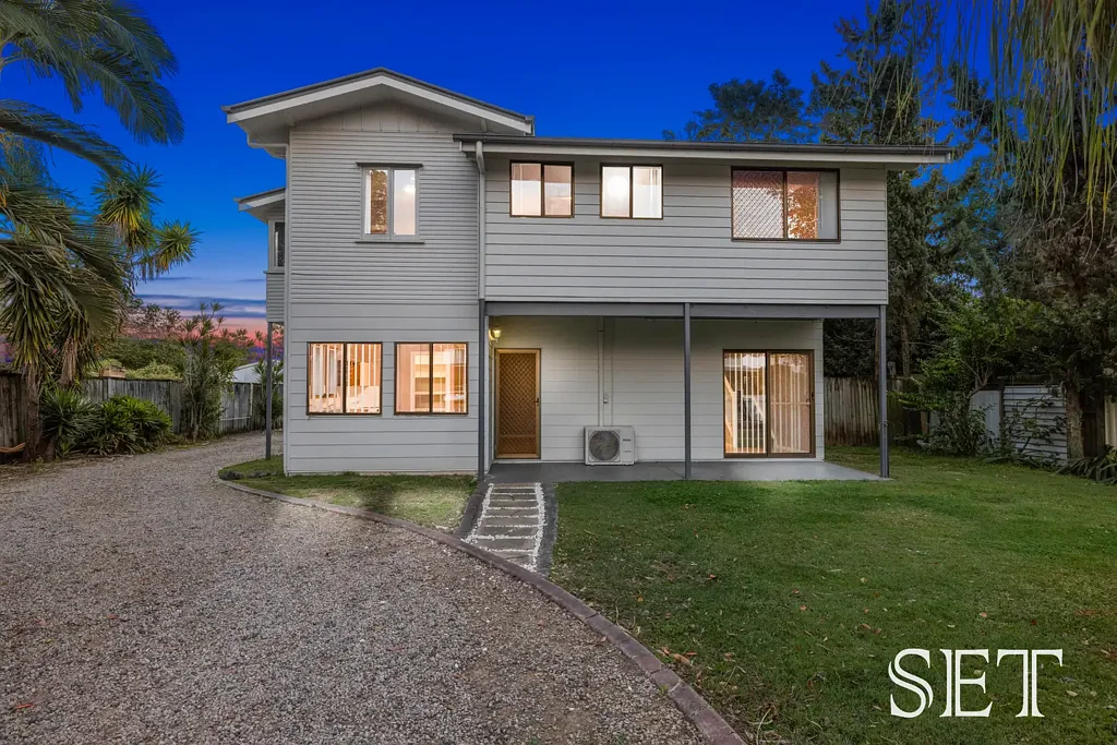 Caboolture 6 Bedroom DUAL LIVING on 809m2 with SUBDIVISION POTENTIAL