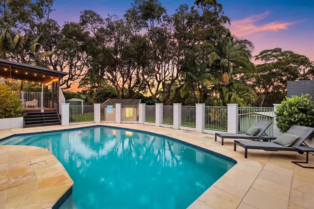Frenchs Forest 4ห้องนอน Renovated family haven in tranquil bush setting