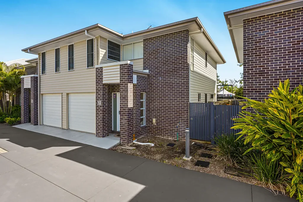 Kallangur 3房 低维护、优越地段的卓越联排别墅 Low - Maintenance Outstanding Townhouse In Prime Location