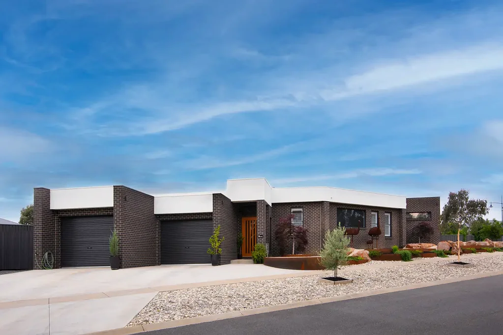 Strathfieldsaye 4غرفة نوم Premium family home with pool – flexible dual zone floorplan with 3 bathrooms