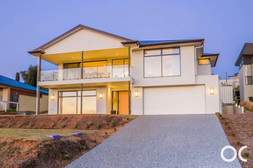 Carrickalinga 5房  Open the Door to a Grand Design Home with Spectacular Coastal Views