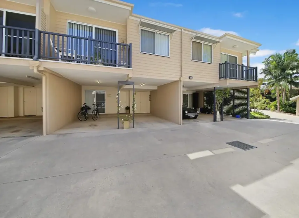 Charming 1-Bedroom Unit in Gated Community