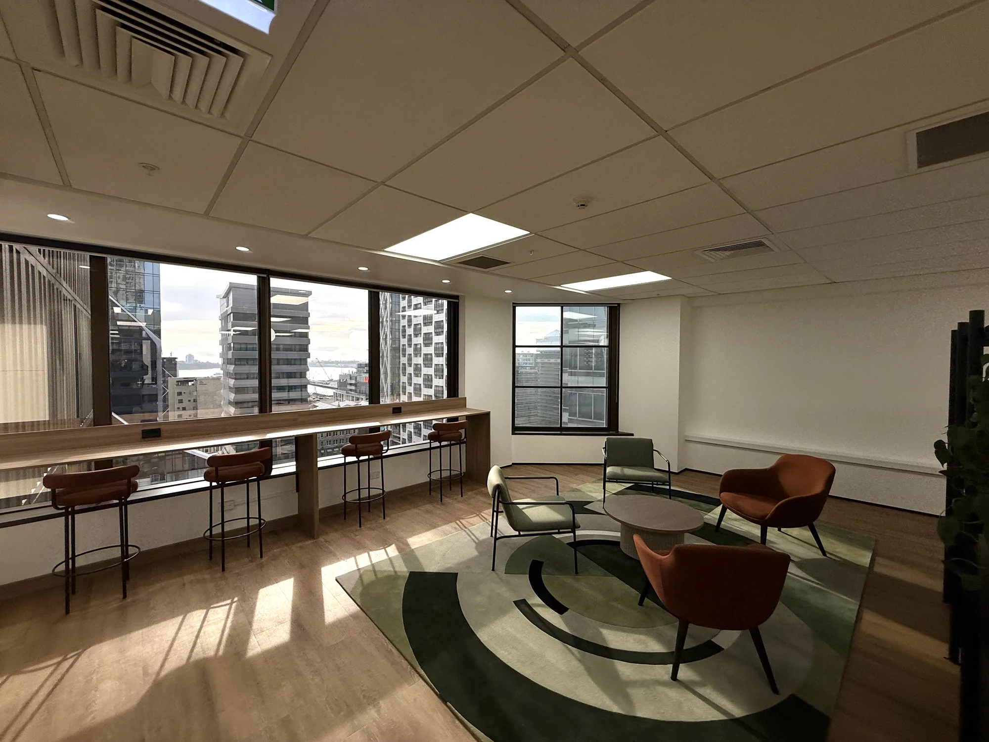 Auckland Central  Turn-key suite on Shortland