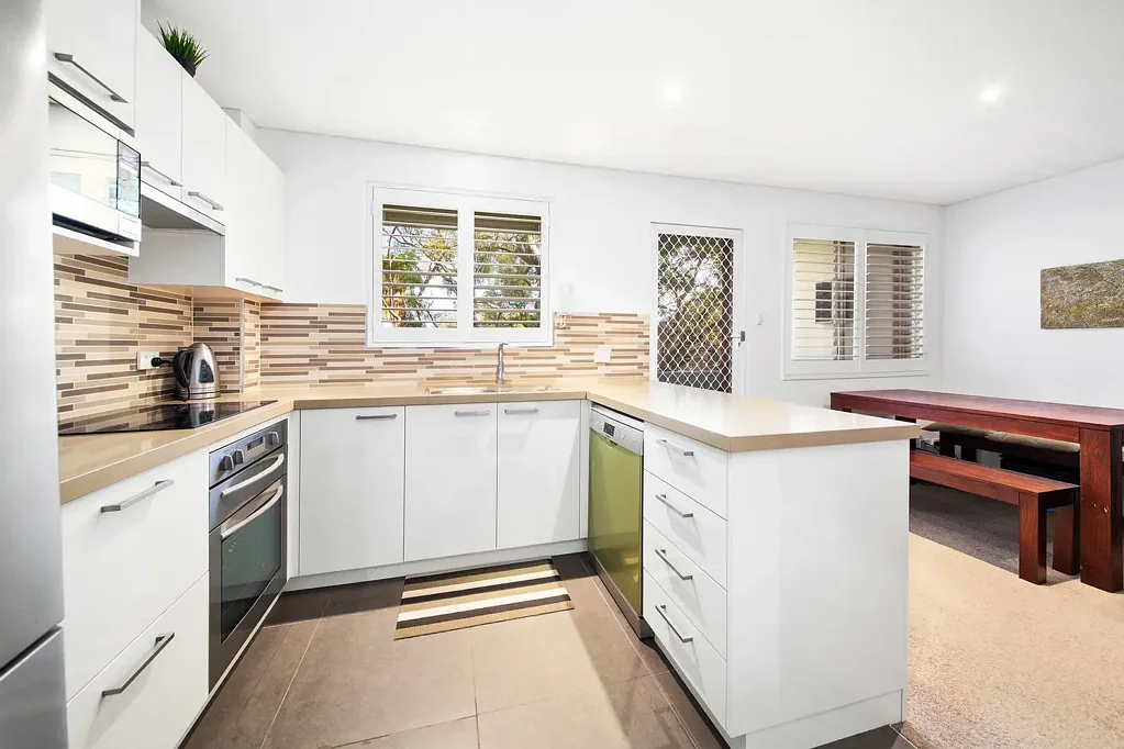 Cronulla 1chambre Renovated Coastal Retreat in Prime Cronulla Location