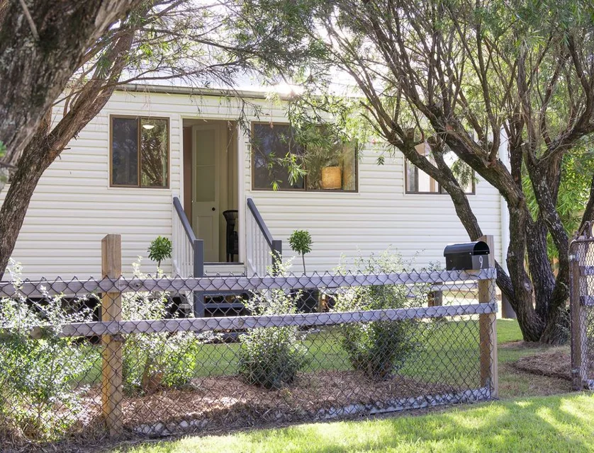 9 Gleeson Street, Crows Nest, QLD 4355, 4部屋, 1バスルーム, House