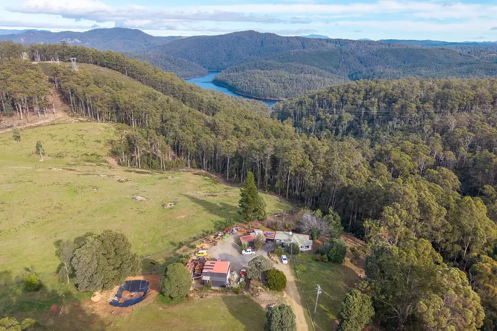Lower Barrington 2 Bedroom A Peaceful Lifestyle Escape on over 6 Acres