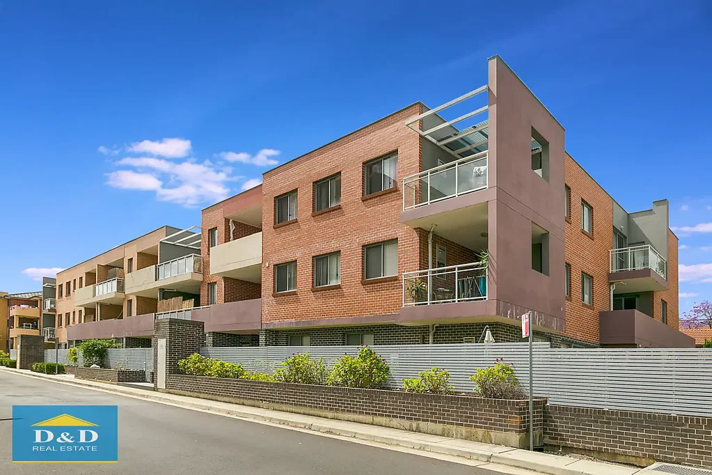 Bright & Spacious 2-Bedroom Unit with Huge Living Area, Large Balcony & Walk to Parramatta Station