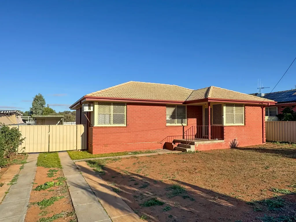Broken Hill 3房  Brick veneer home