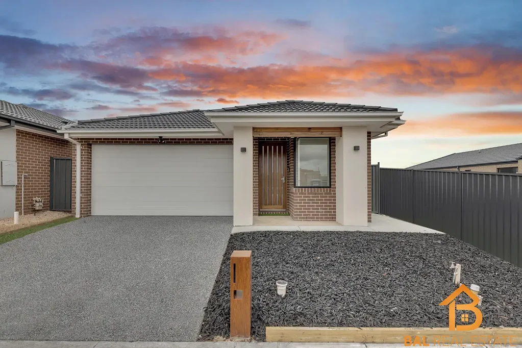 Brand new family home in the heart of Melton South!!