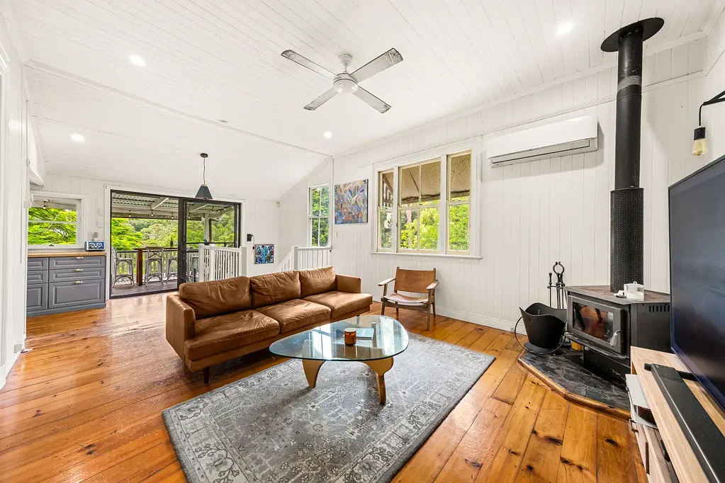 18 Macgregor Terrace, Bardon, QLD 4065