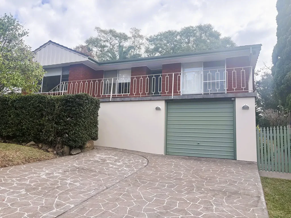 SUNLIT FAMILY HOME IN GREAT LOCATION