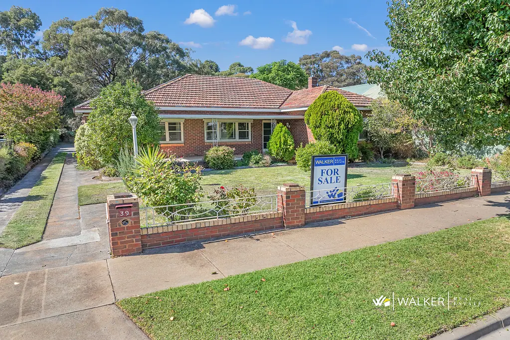 Kyabram 3房  Classic Red Brick on Large Block