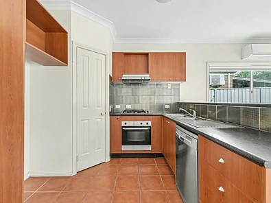 10 Spring Circuit, Pakenham, VIC 3810, 3房, 2浴, House