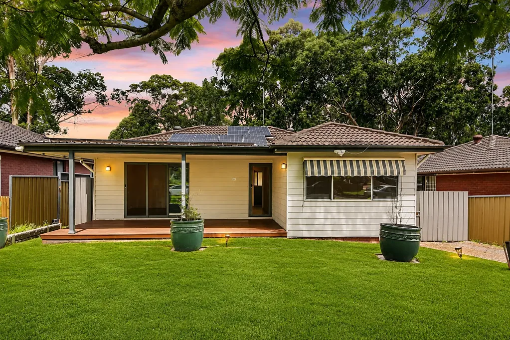 A comfortable family house near school and train station