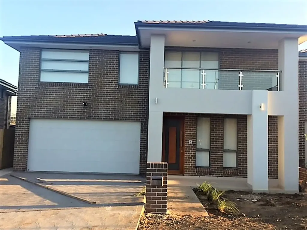 Near new designer home- (OPEN HOUSE: SATURDAY 2:30-2:45PM)