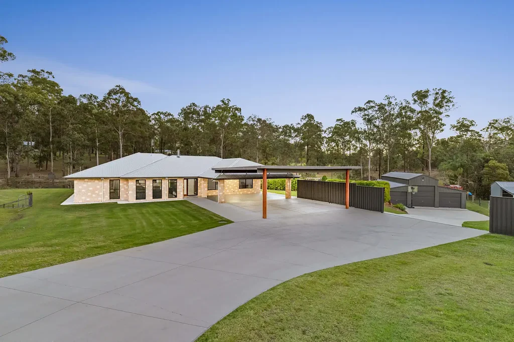 Pie Creek 4બેડરૂમ A Lifestyle Property with a Shed Worth Bragging About
