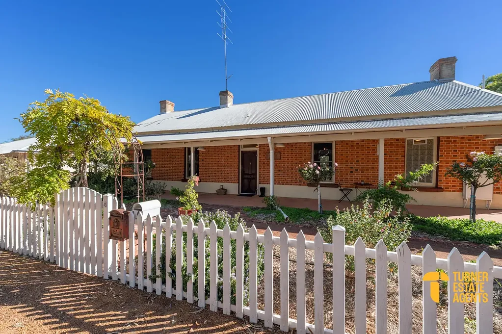 York 3房  Character Charm, Modern Comfort & Beautiful Gardens