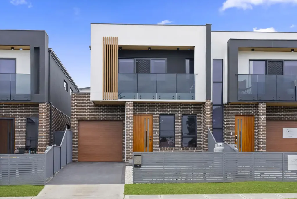 Fairfield West 5chambre STUNNING DUPLEX HOME WITH 3 ENSUITES