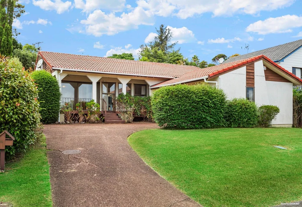 This charming three-bedroom house in the desirable Forrest Hill area on the North Shore.
